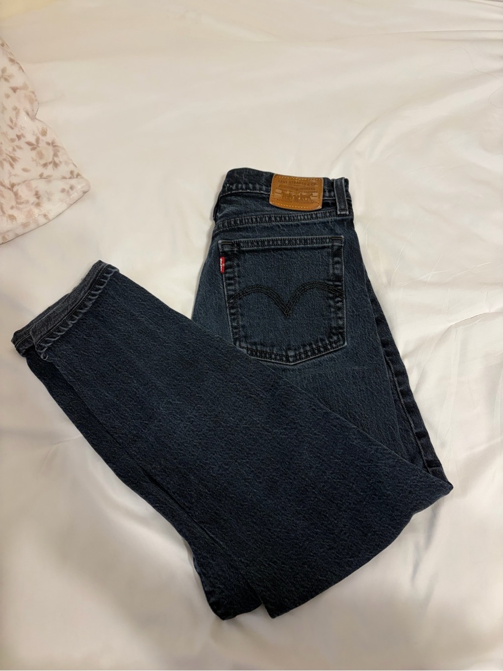 Dark Wash Wedgie Ankle Fit Button-Fly Levi’s Jeans - Size 26